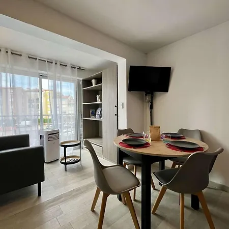 - 4 Pers - Pres De La - Cap D'agde - Fr-1-249-428 *